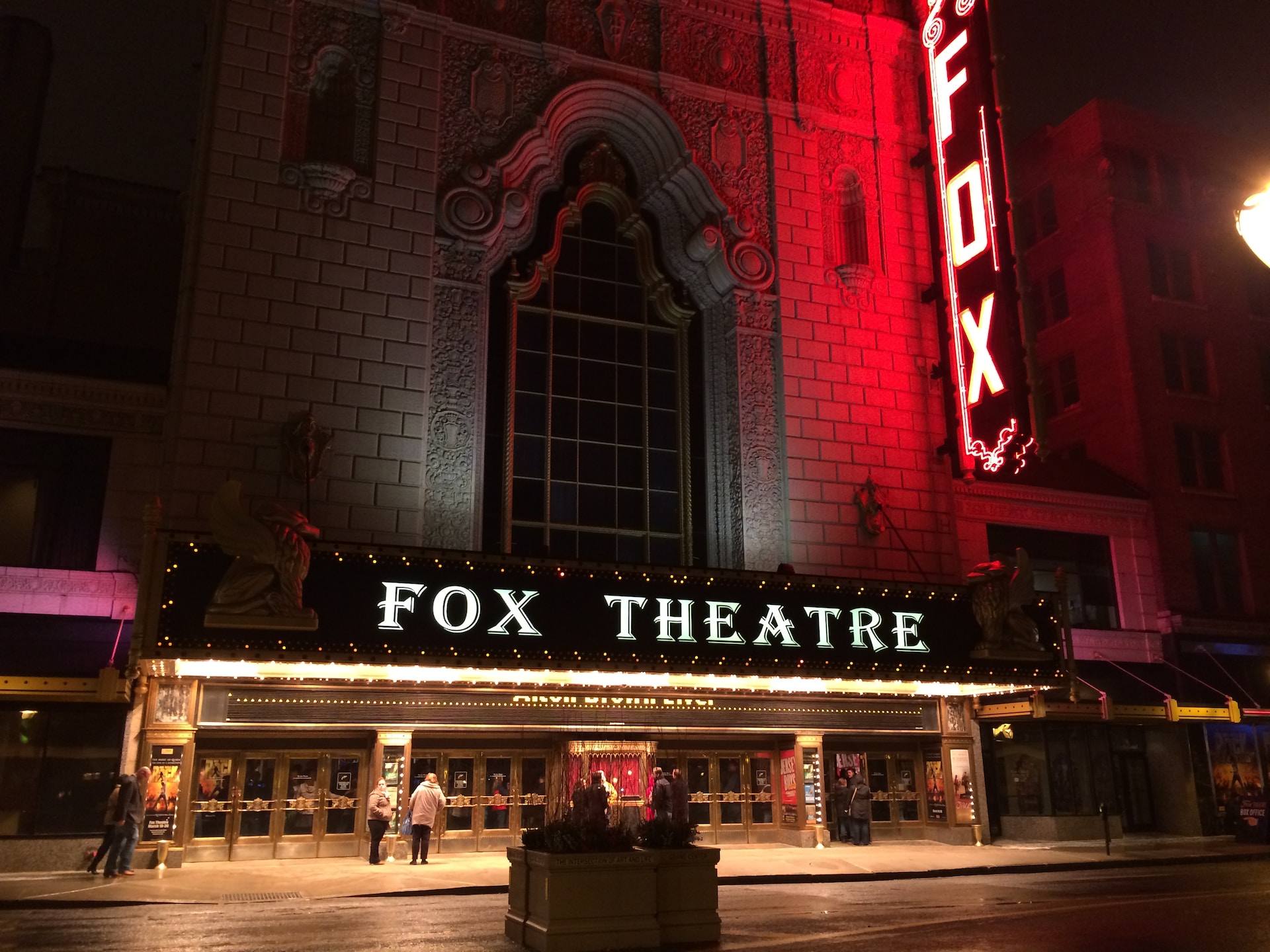 fox theatre playing 90s crime drama movies