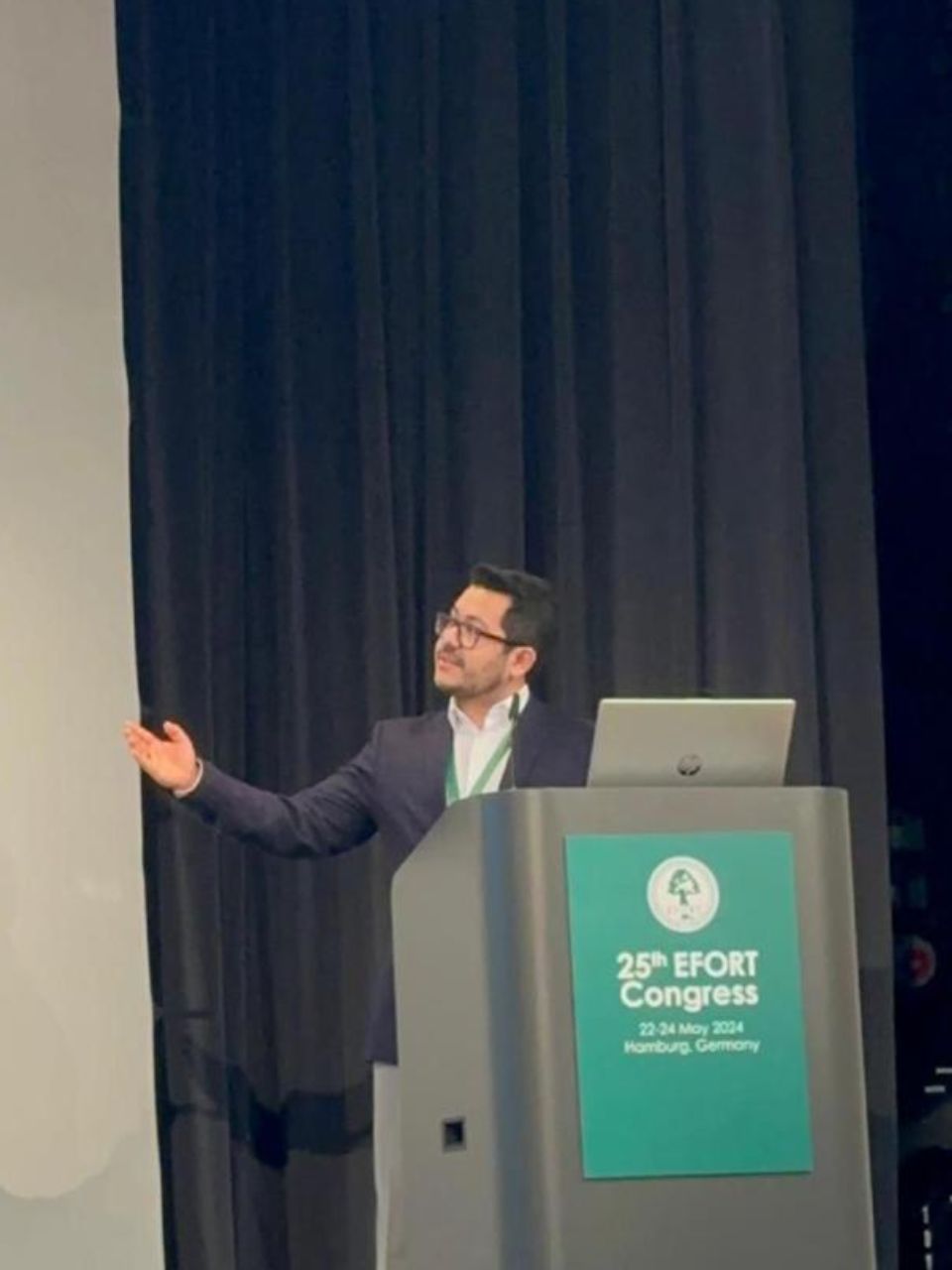 Dr. Abhimanyu Singh presenting at the 25th EFORT Congress